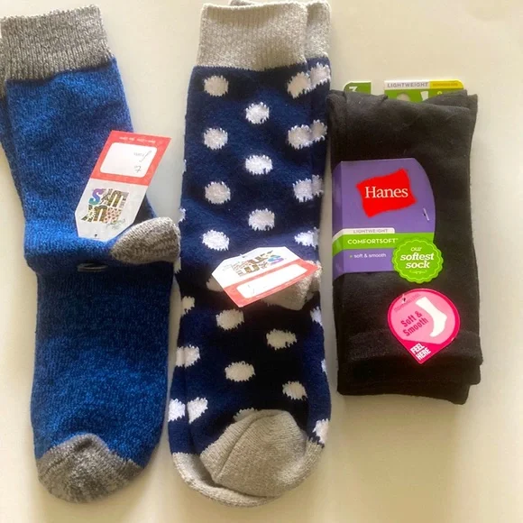 Lot of 5 pairs of Women’s warm socks; NWOT. Great stocking stuffers - Picture 1 of 4